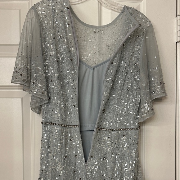 Mac Duggal Flounce Sleeve, Tea Length Women’s Dress size 8, with Sequins - Picture 12 of 14